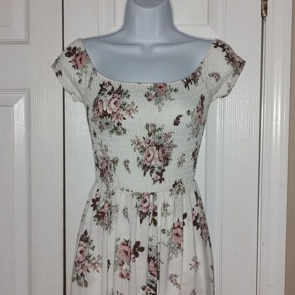 Bongo floral print  smocked short off the shoulder dress  Sz  M - Picture 3 of 9